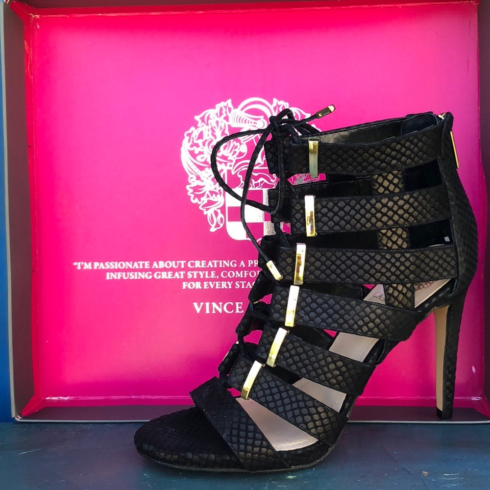 Vince Camuto 🌸New🌸Black Gold Heels Pumps - Picture 8 of 15